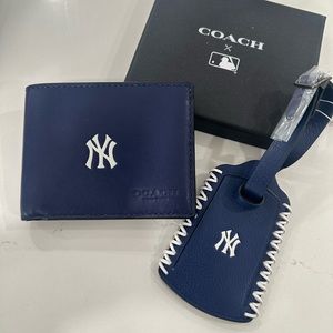 Coach NY Yankees Wallet Luggage Tag